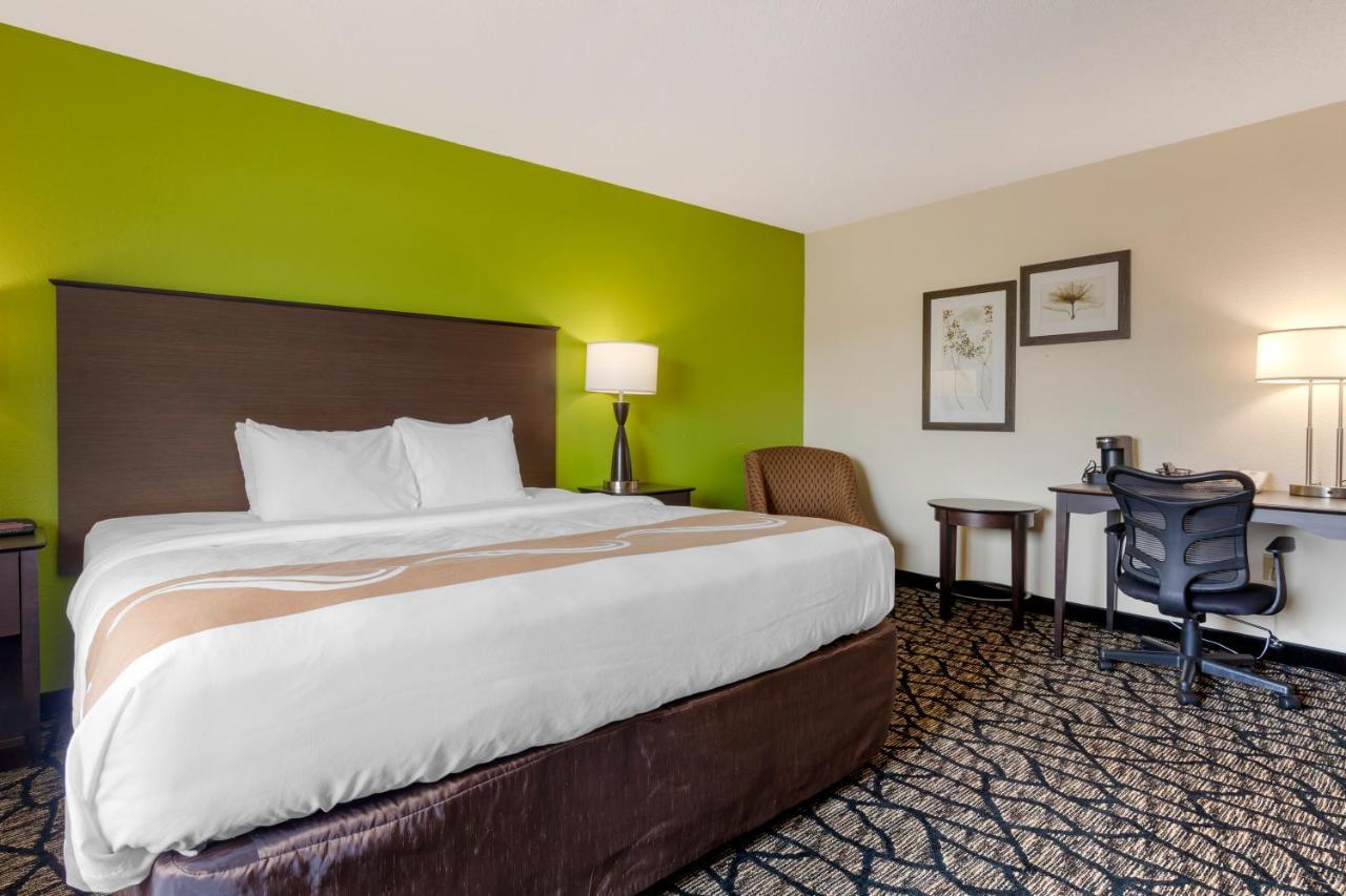 Quality Inn Oshkosh Exteriör bild