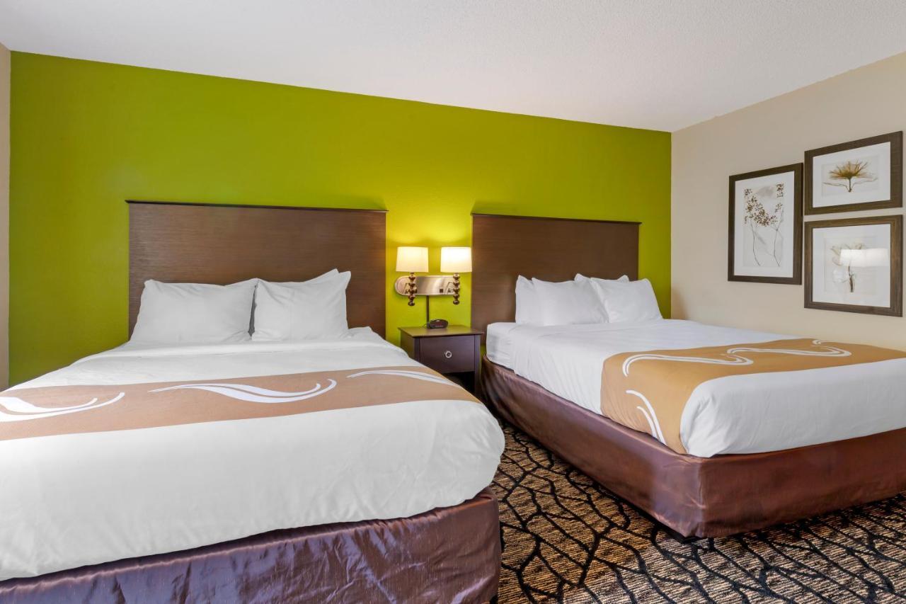 Quality Inn Oshkosh Exteriör bild