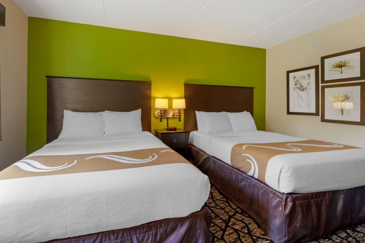Quality Inn Oshkosh Exteriör bild