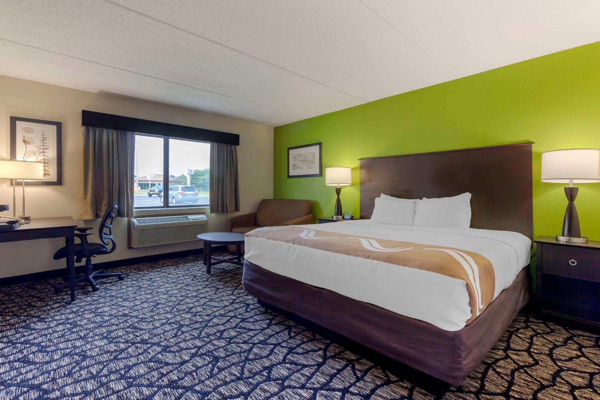 Quality Inn Oshkosh Exteriör bild