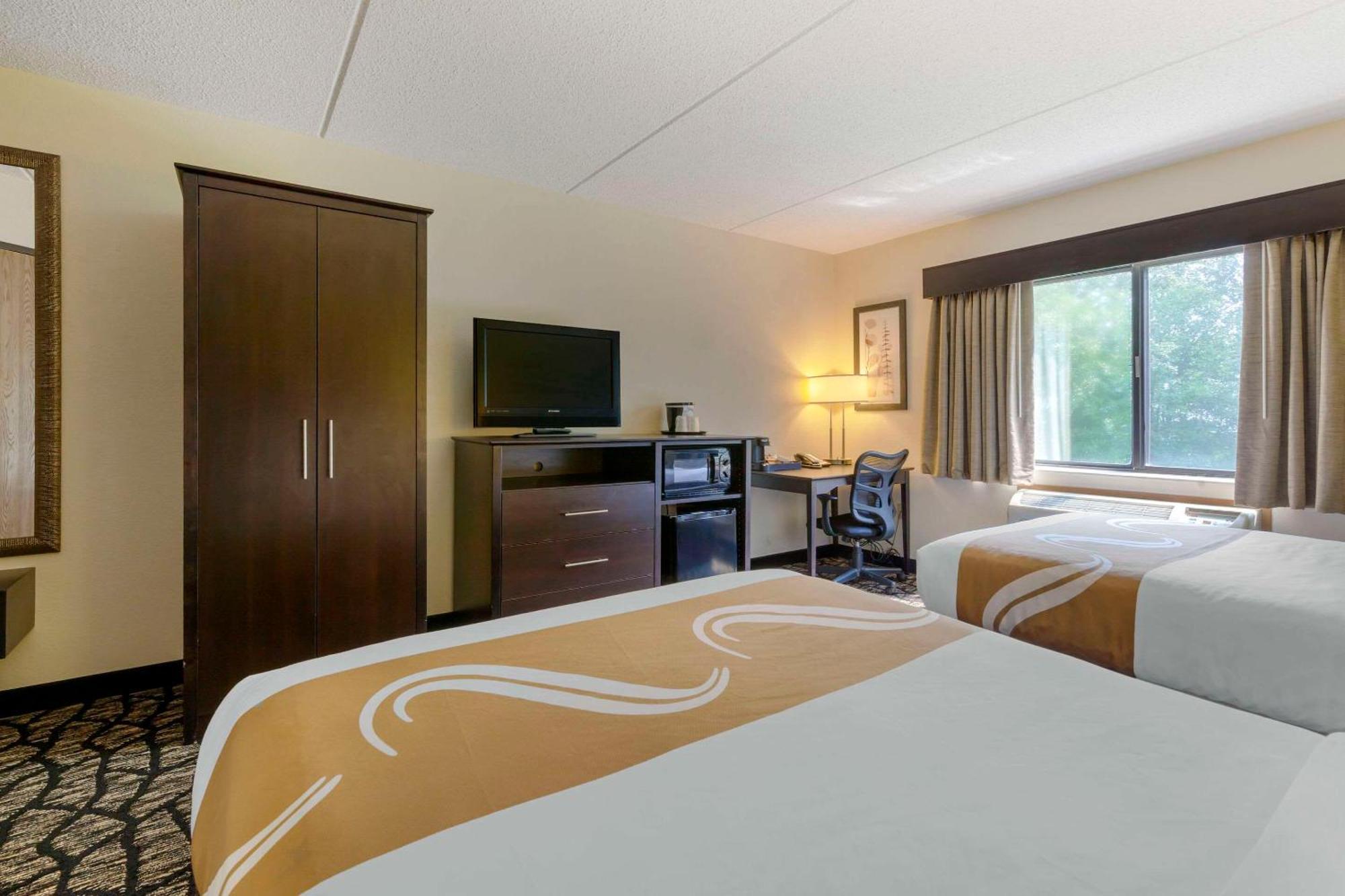 Quality Inn Oshkosh Exteriör bild