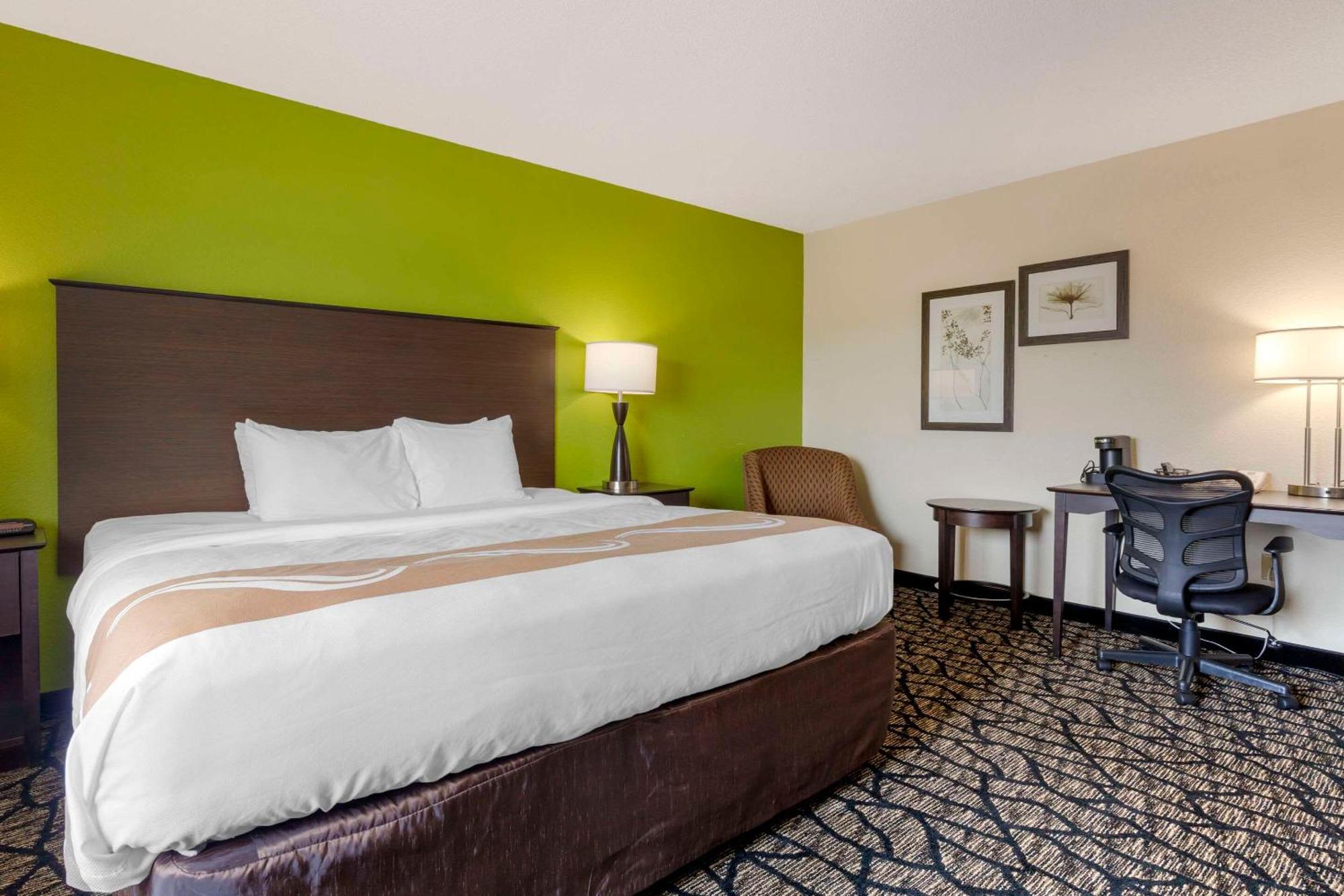 Quality Inn Oshkosh Exteriör bild