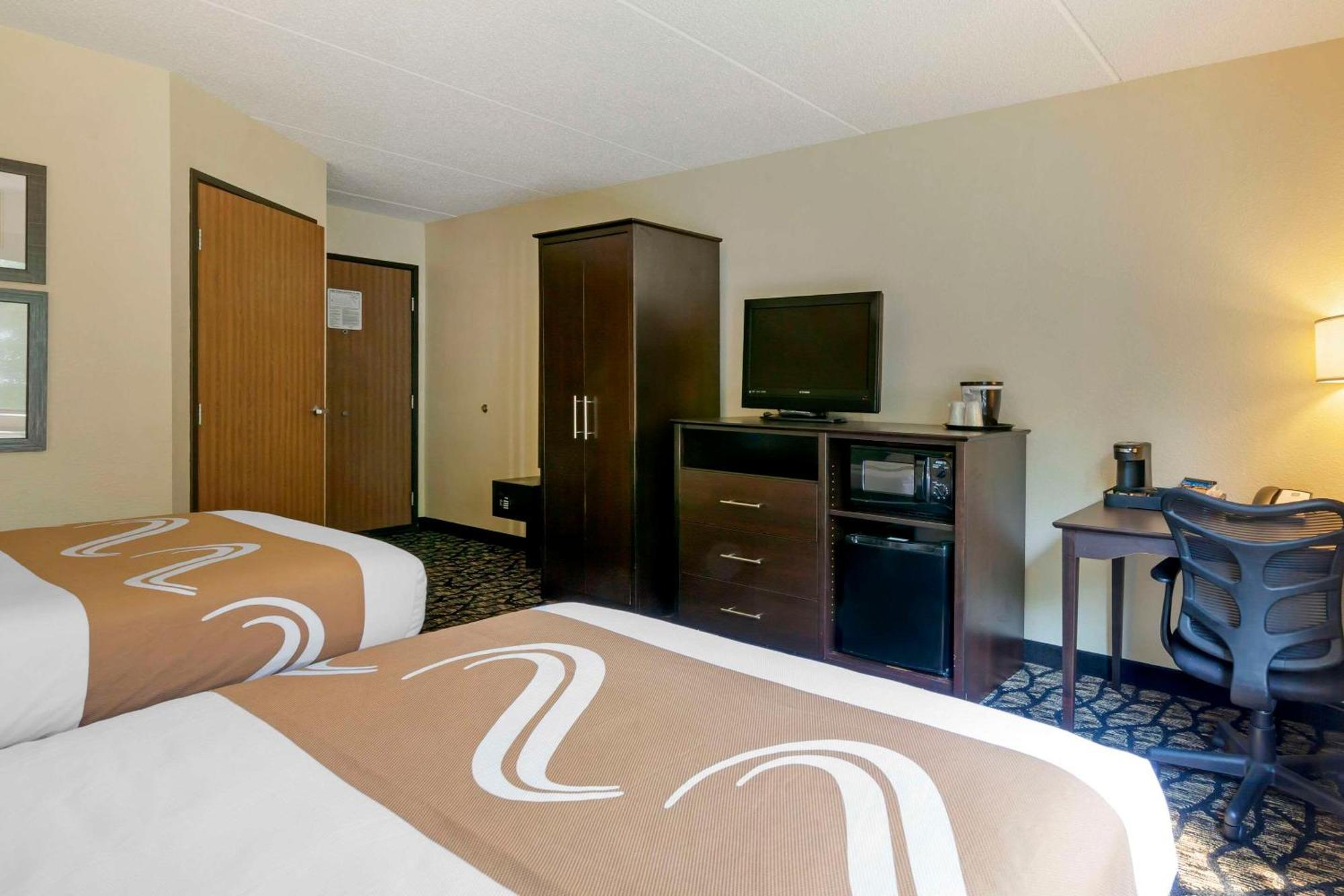 Quality Inn Oshkosh Exteriör bild