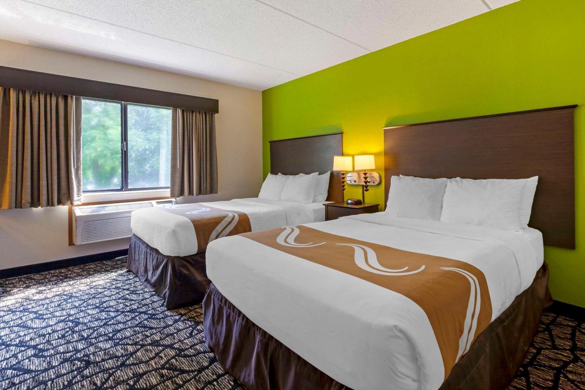 Quality Inn Oshkosh Exteriör bild