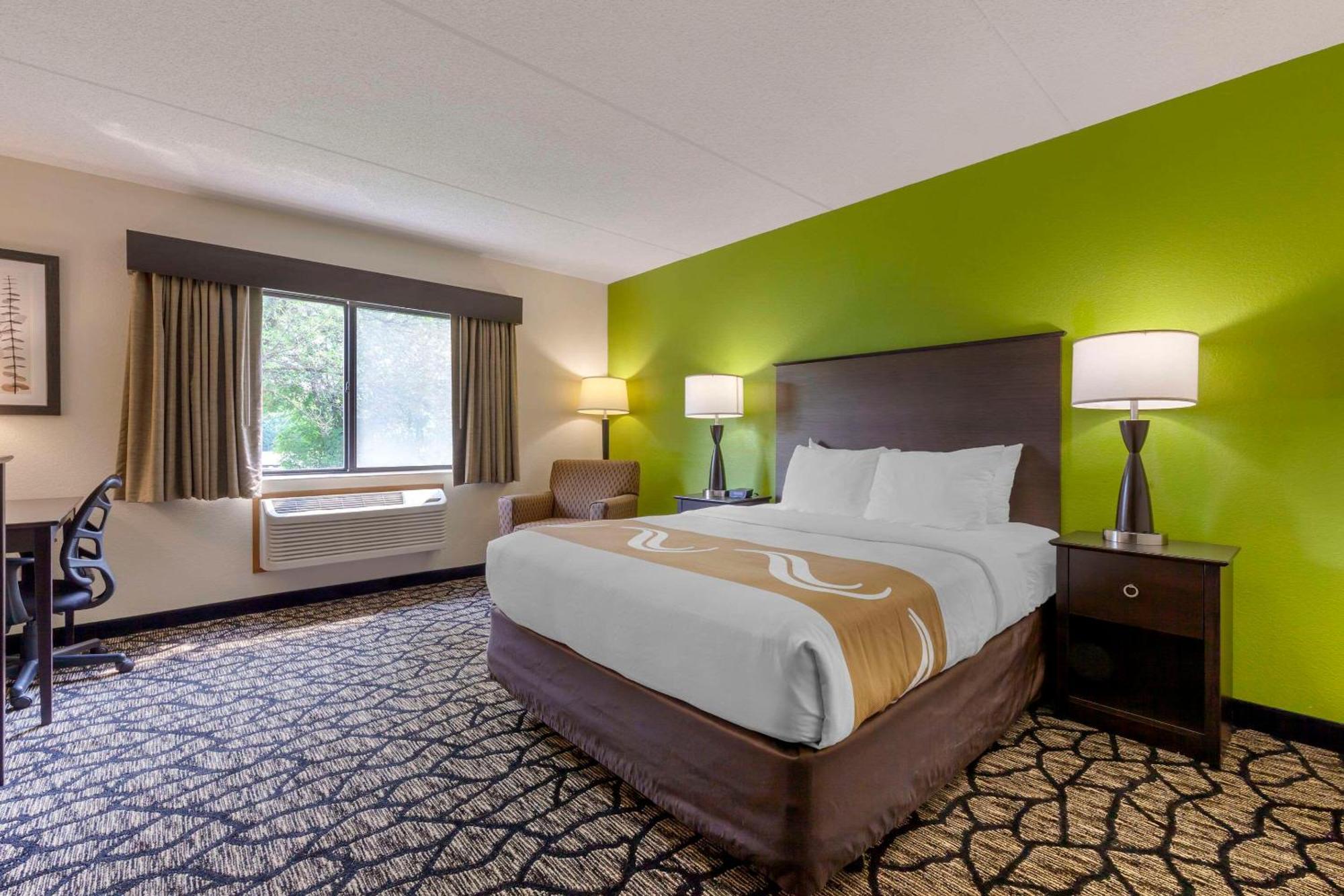 Quality Inn Oshkosh Exteriör bild