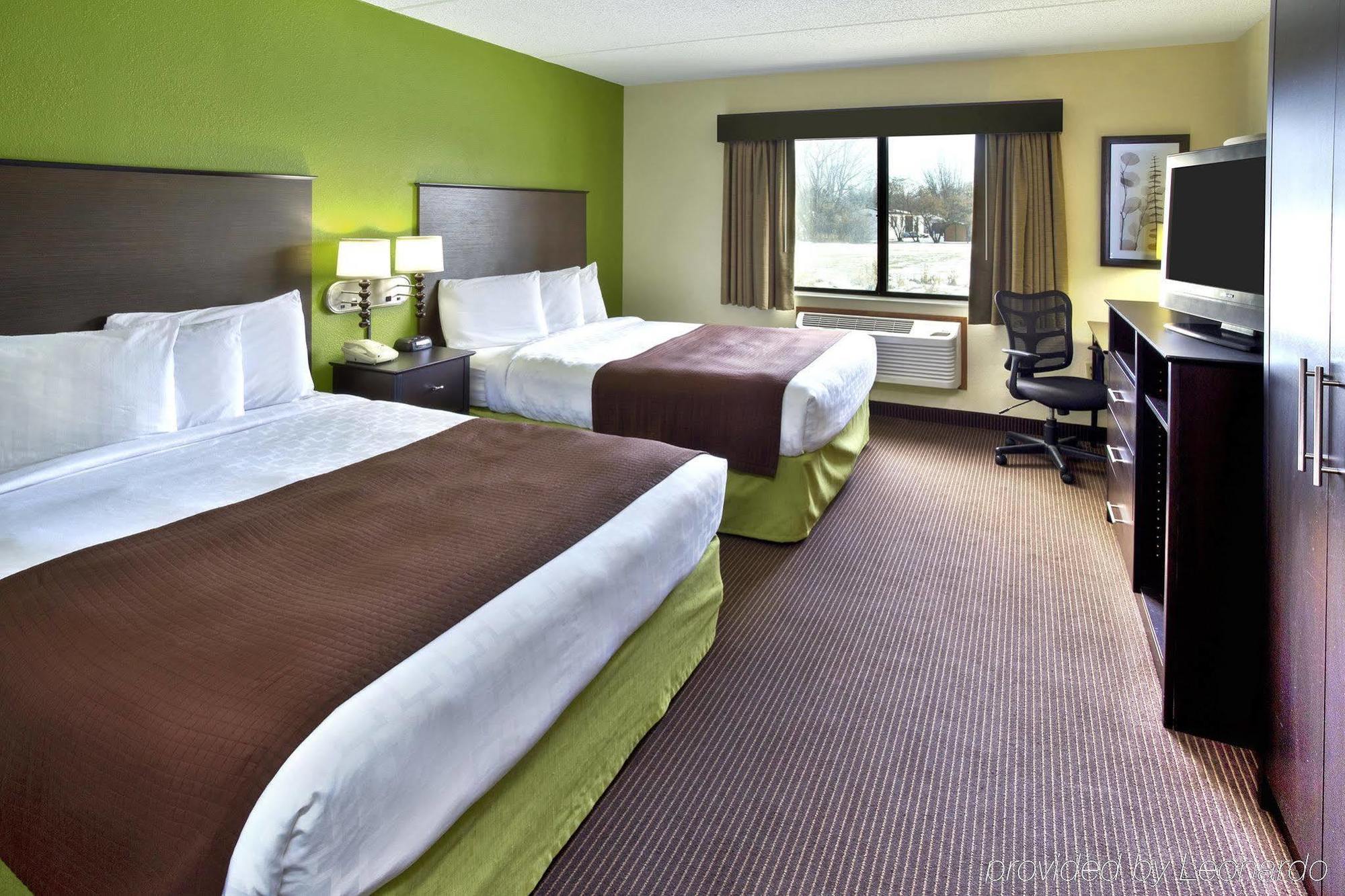 Quality Inn Oshkosh Exteriör bild